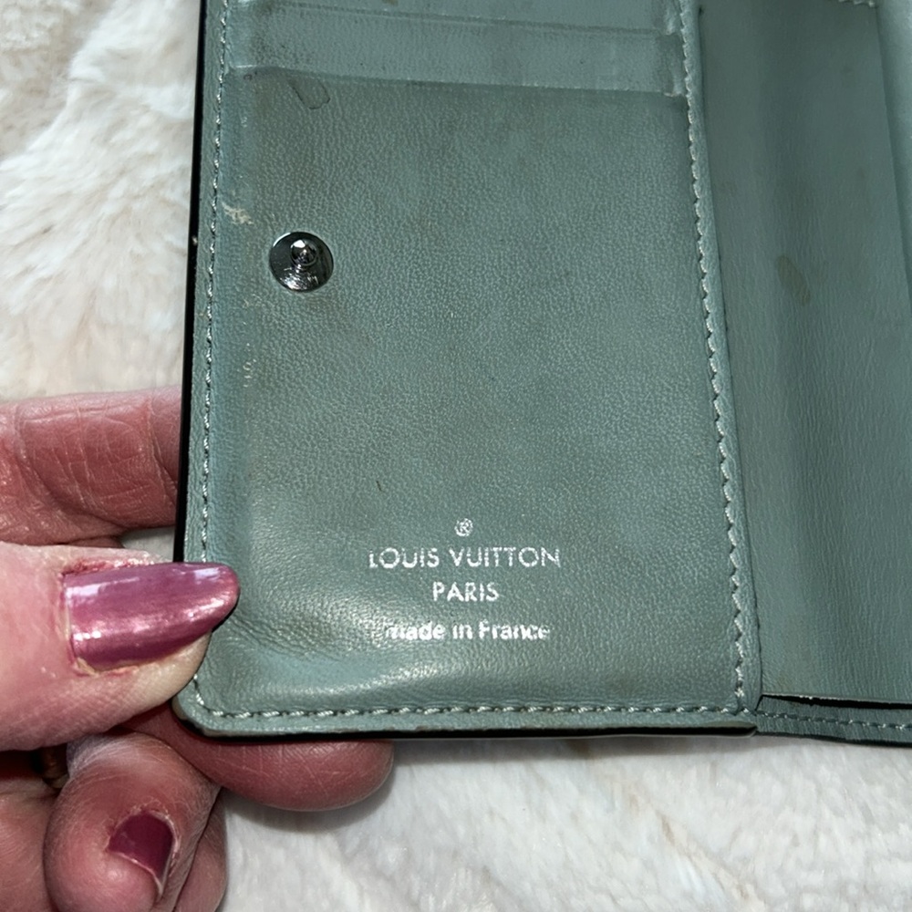 Louis Vuitton Claire blue green compact Mahina wallet - Picture 11 of 12